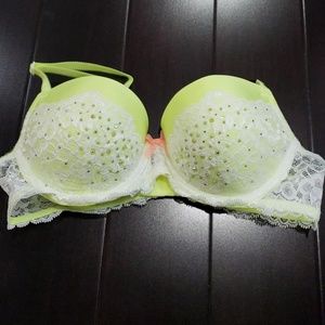 Brand New Victoria Secret Bra 34 B